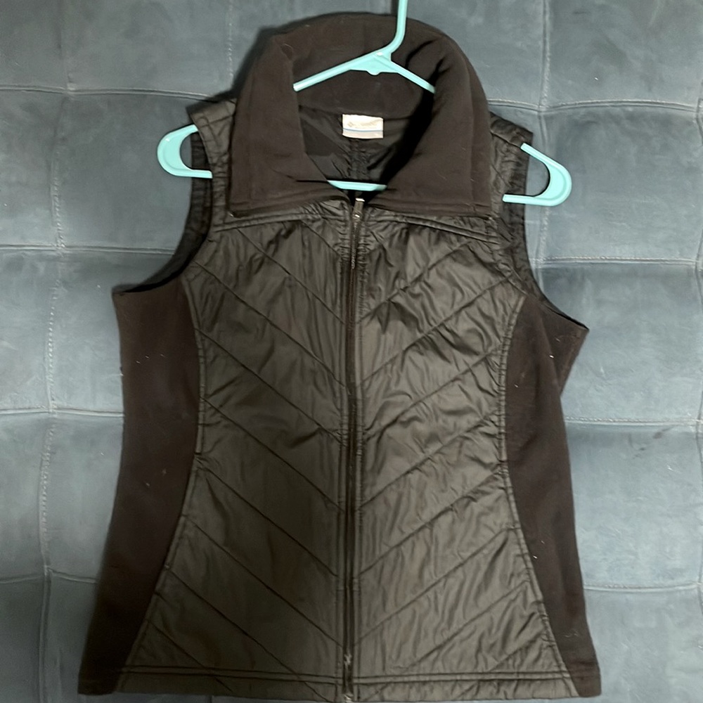 Columbia winter vest lightly worn navy blue women’s medium